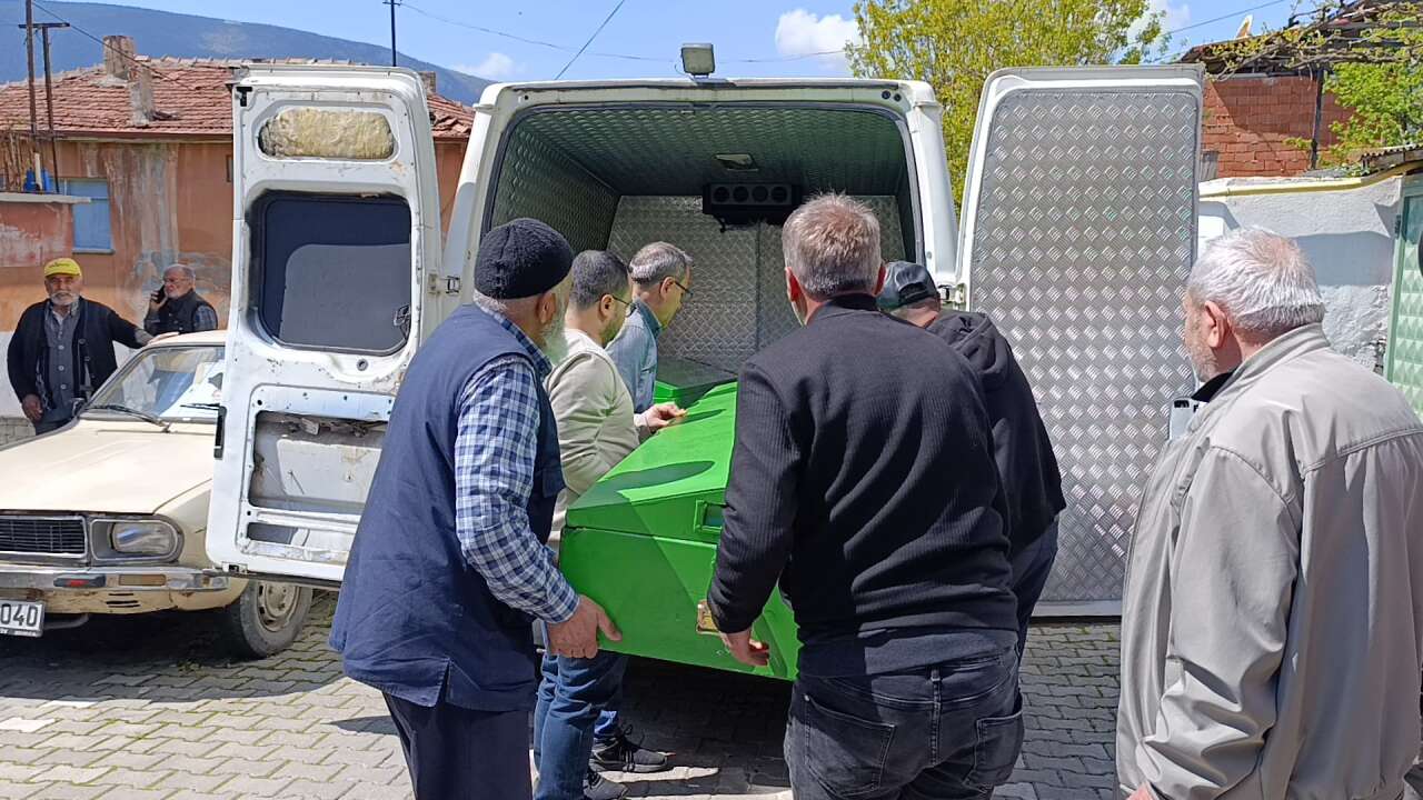 Aynı evde 4 bin günde 4 büyük acı 8